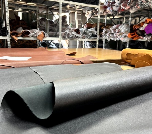 Десерт (Черный, матовый), с финишем, 1.6-2.0 мм, средний размер 180-200 дм²