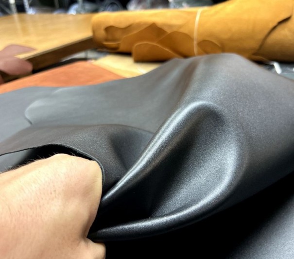 Десерт (Черный, матовый), с финишем, 1.6-2.0 мм, средний размер 180-200 дм²