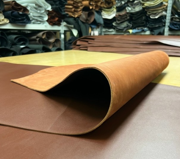 Кожа Ременная Коричневая, с финишем, 3,5+ мм, средний размер 180-200 дм²