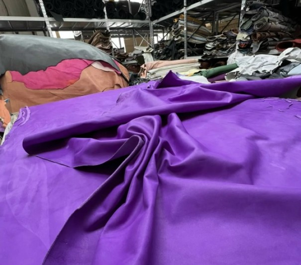 Краст (Фуксия) 0.8-1.2 мм, без финиша, средний размер 180-200 дм²