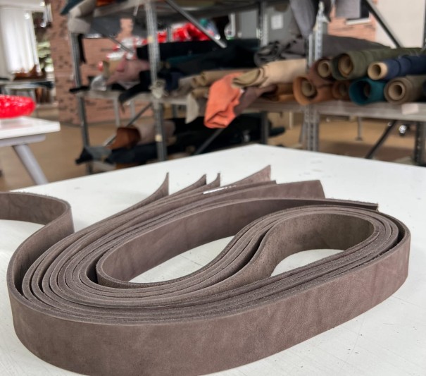 Ременные заготовки (Горький шоколад) , без  финишем, 120-130 см