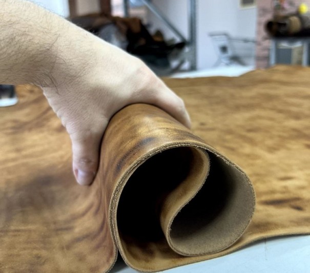 Юфть серия Стиляга Дуб, 2.0-2.4 мм, средний размер 180-200 дм²