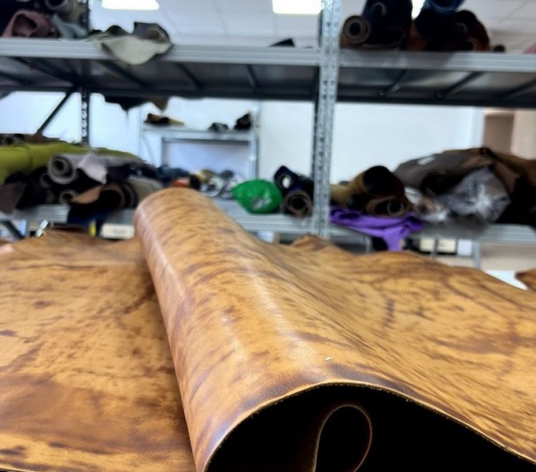 Юфть Жесткая Серия Стиляга (Фундук) ,2.0-2.4 мм, средний размер 180-200 дм²