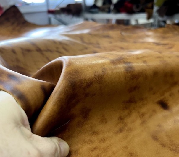 Юфть Жесткая Серия Стиляга (Фундук) ,2.0-2.4 мм, средний размер 180-200 дм²