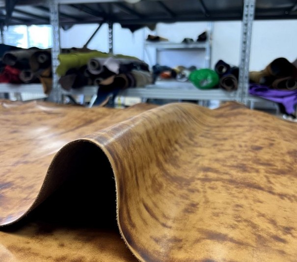 Юфть Жесткая Серия Стиляга (Фундук) ,2.0-2.4 мм, средний размер 180-200 дм²